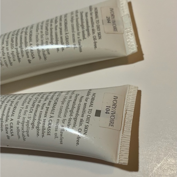 2 Mary Kay ivory 104/204 - Picture 3 of 4